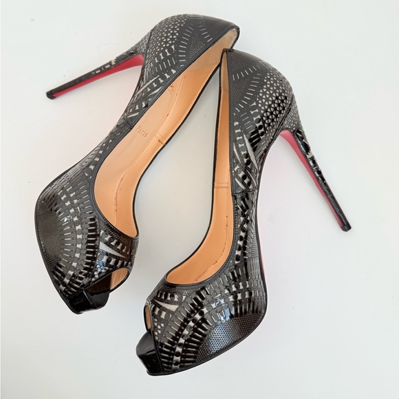 Christian Louboutin Black Patent leather Laser cutout Sullena peep toe pumps 38 - Picture 9 of 9